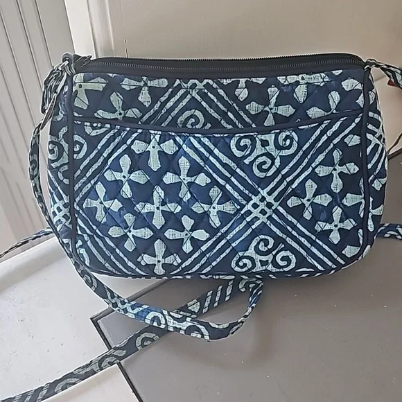 COPY - Vera Bradley crossbody purse NWOT - Picture 5 of 6